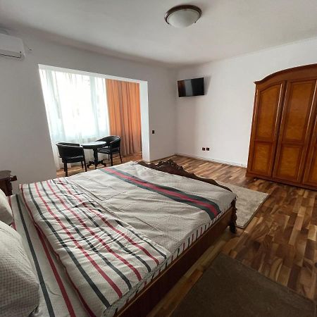 M & I Apartment 3 Targu-Mures Bagian luar foto