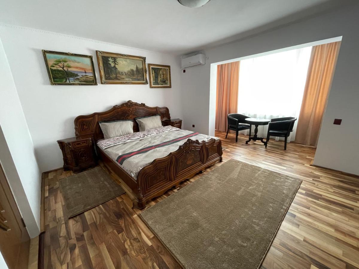 M & I Apartment 3 Targu-Mures Bagian luar foto