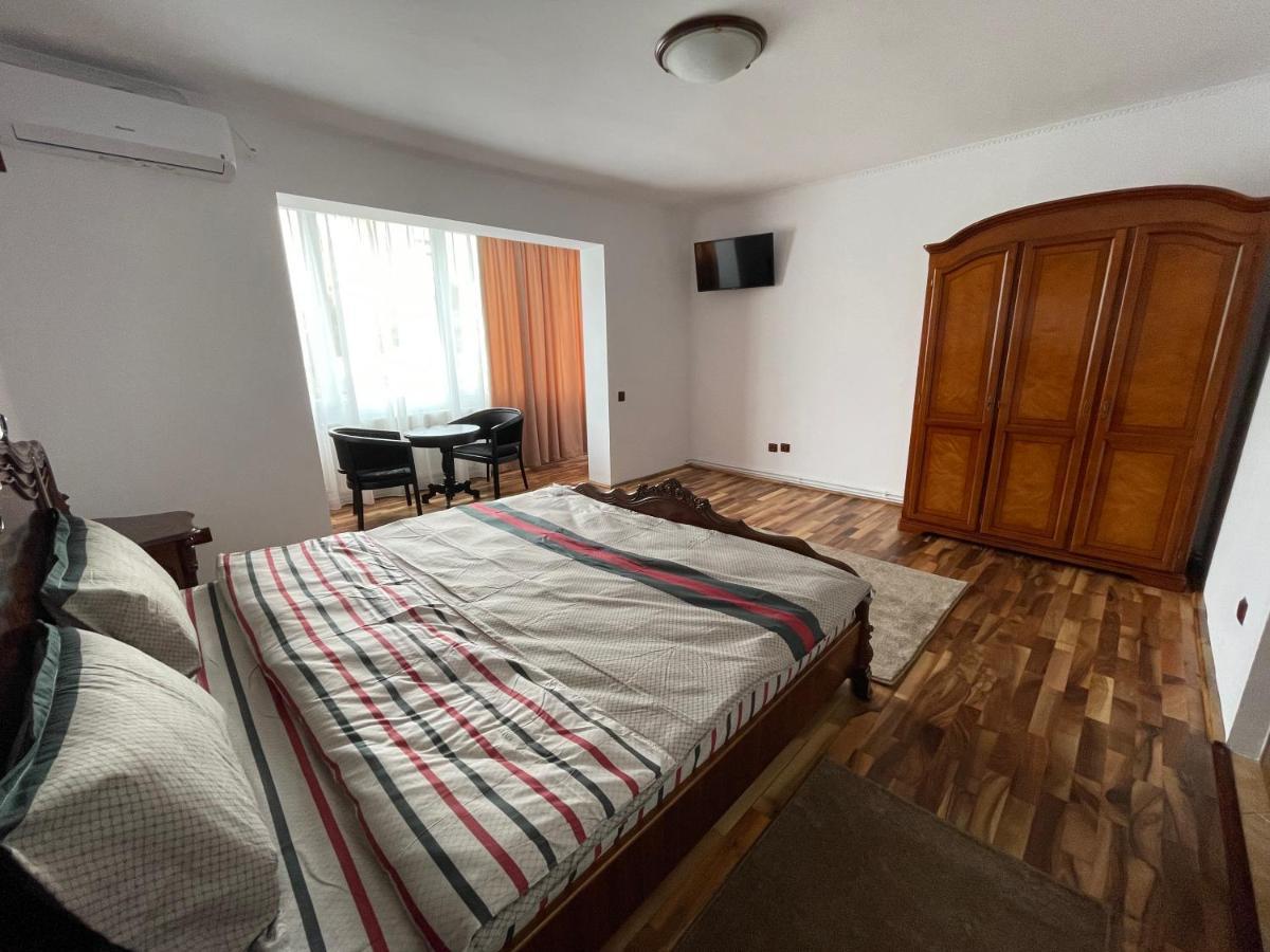 M & I Apartment 3 Targu-Mures Bagian luar foto